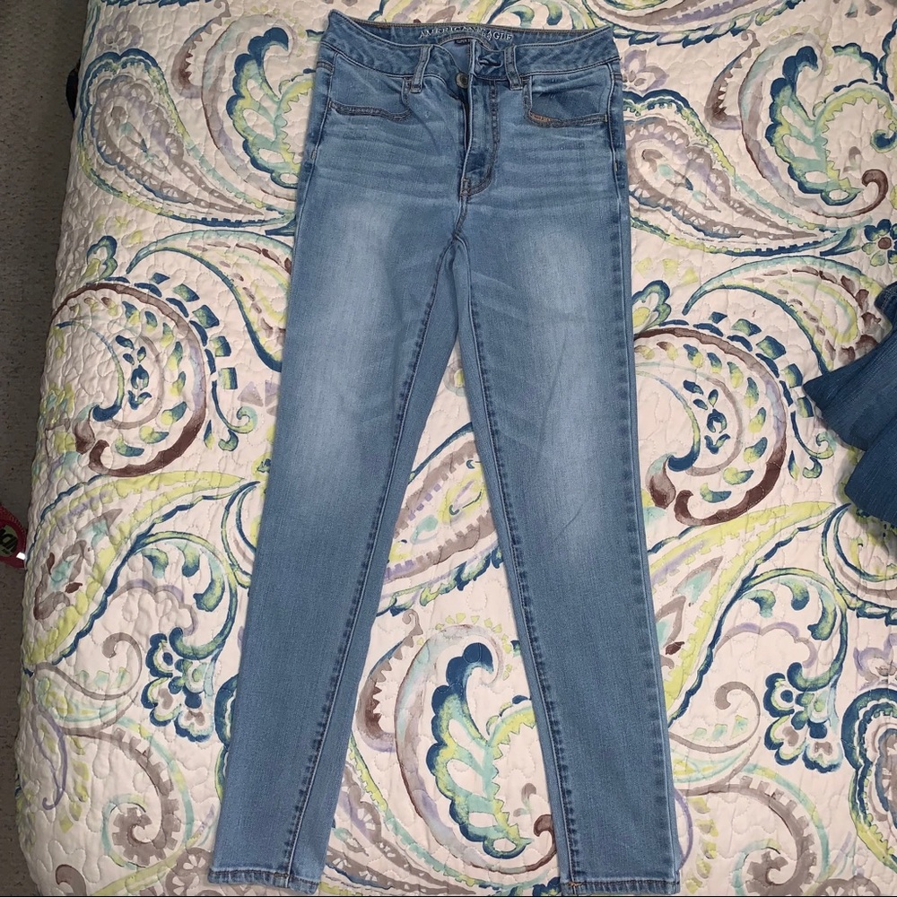American Eagle Light Wash Skinny Jeans